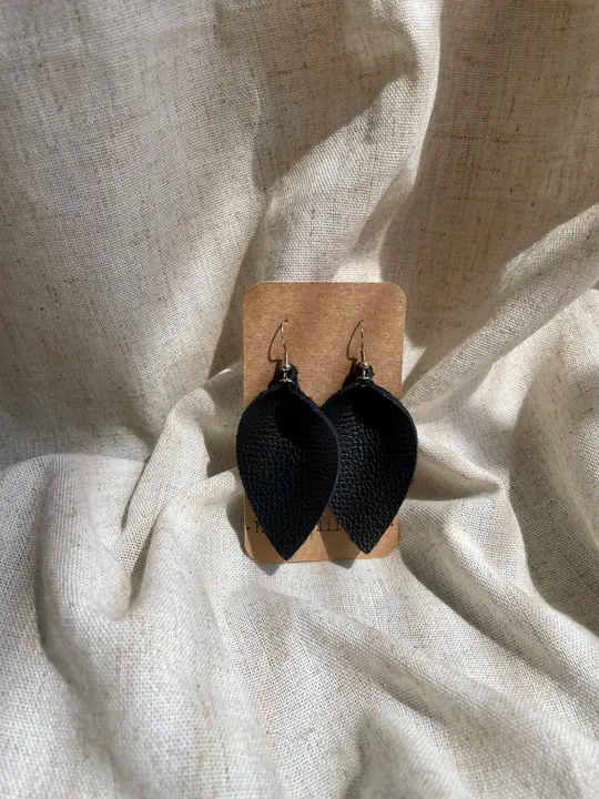 Black Large Leaf